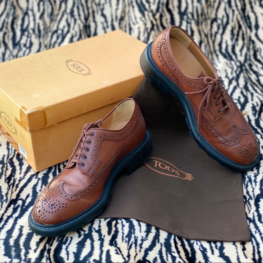 TOD’s LACE-UPS IN LEATHER - BROWN